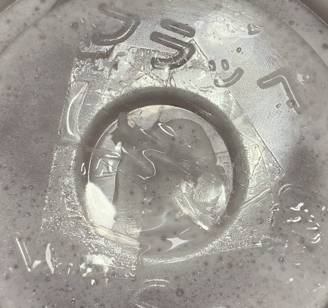 フラッペの上部の穴にセロテープを貼った画像